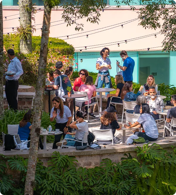 <h2><strong>Conecte</strong> sua equipe. Transforme ideias.<br />
<strong>Gere resultados.</strong></h2>
