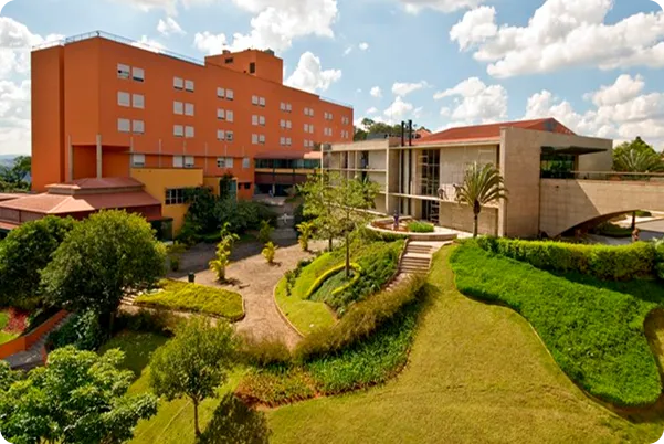 <h2>A natureza <strong>inspira. </strong><br />
O ambiente <strong>transforma.</strong><br />
A experiência <strong>marca.</strong></h2>
